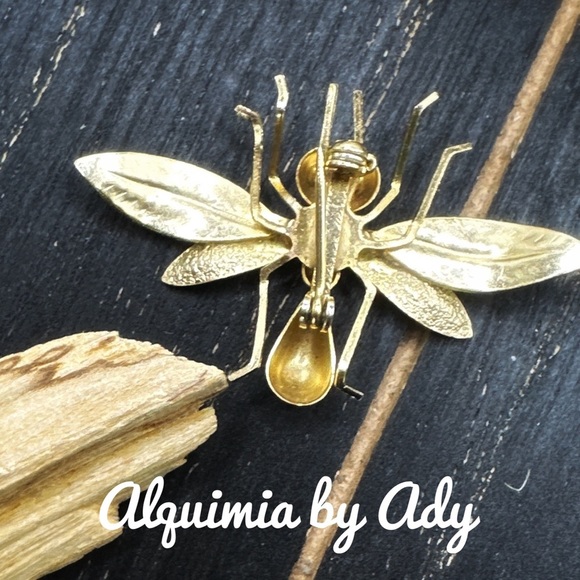 Gold Bee Pendant Necklace/brooch - Picture 2 of 3